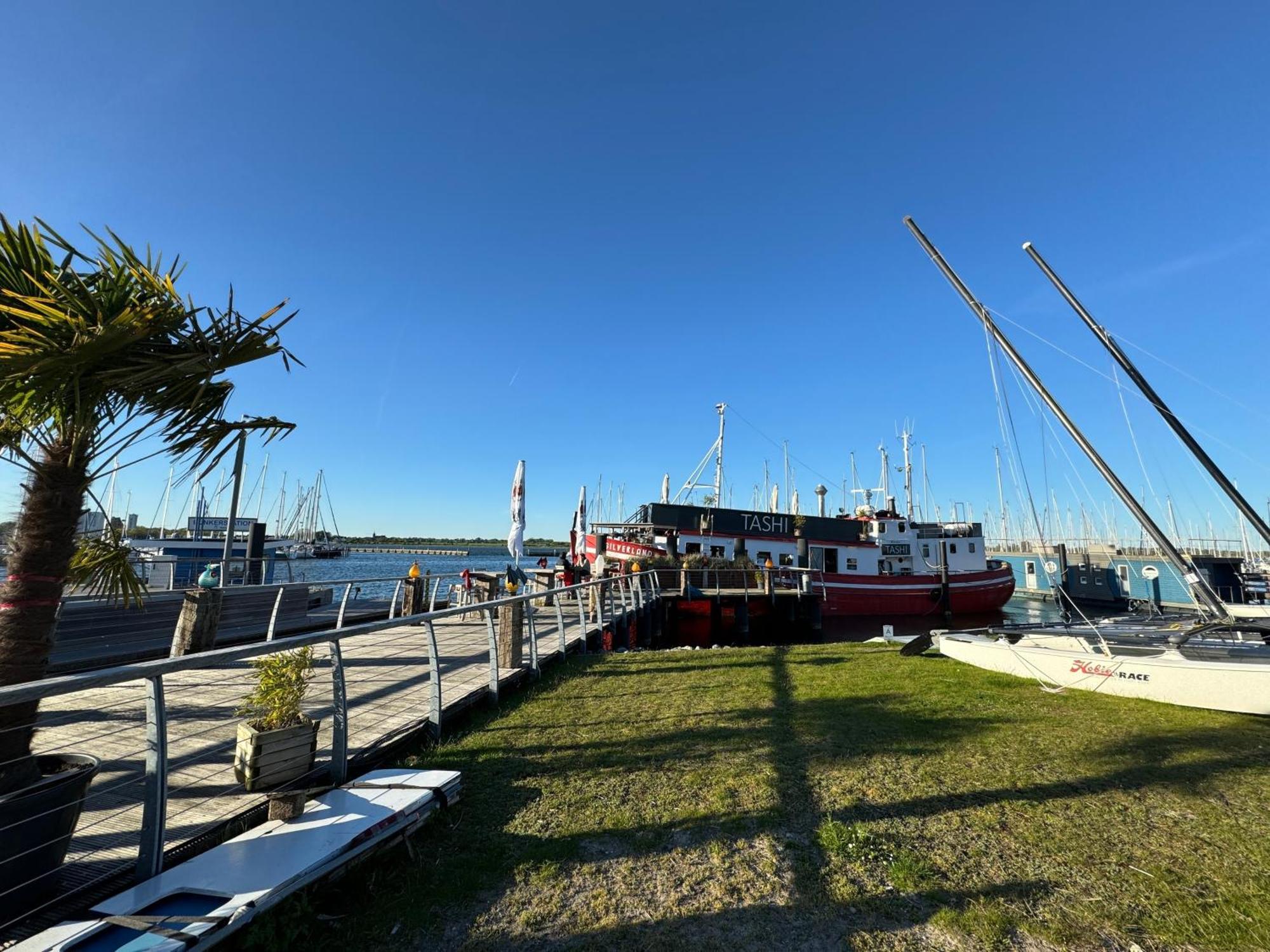 Hausboot Fehmarn Hotel Luaran gambar